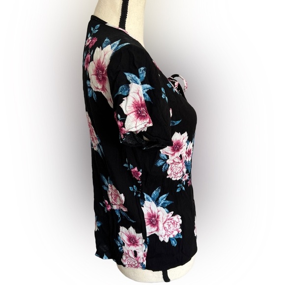 Pink Rose - Floral Tie Front Blouse - Picture 3 of 6